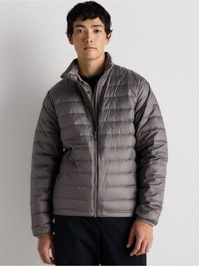 Quince Men’s Packable Down Puffer Jacket in Overcast Grey Size Large 1138